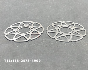 變形的鋁板如何快速調(diào)平呢？用什么機(jī)器呢？</a>